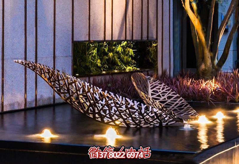 不銹鋼樹葉鏤空雕塑，給戶外和酒店環境帶來優雅氣息