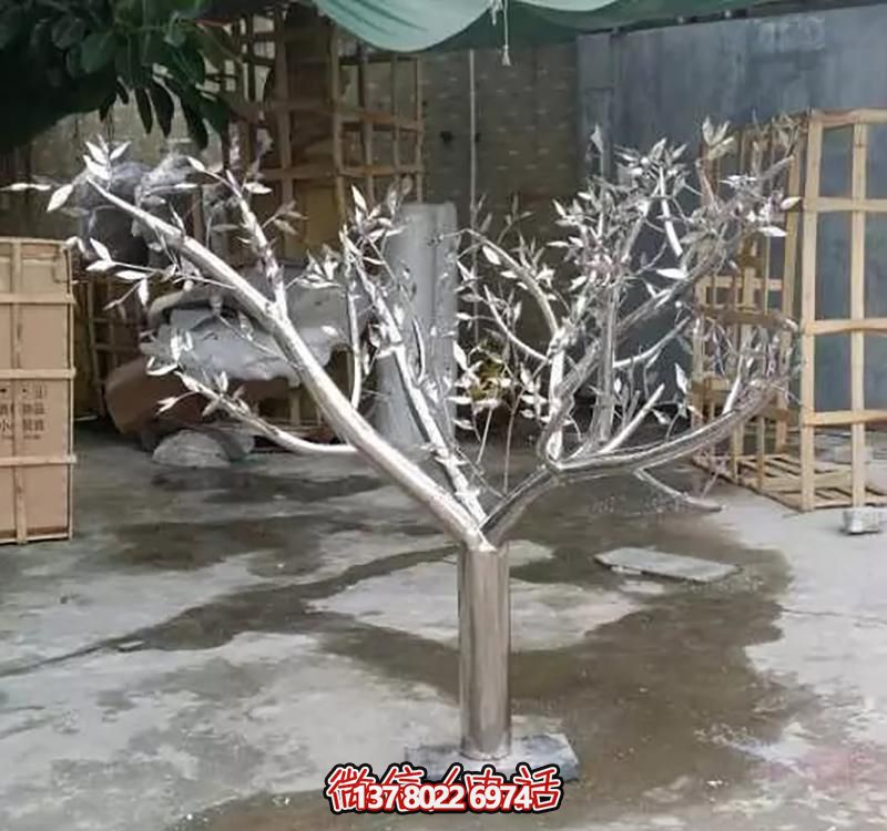 柏不銹鋼樹雕塑，點綴景區戶外空間