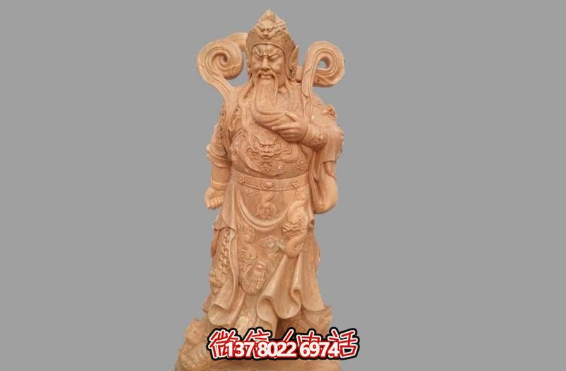 紅日晚霞下的關(guān)公雕塑,溫馨庭院里的佛像供奉 紅日晚霞下的關(guān)公雕塑,溫馨庭院里的佛像供奉