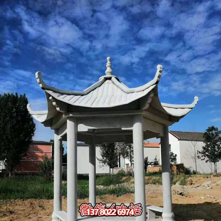 仿古休閑涼亭，天然青石擺放于戶外村莊