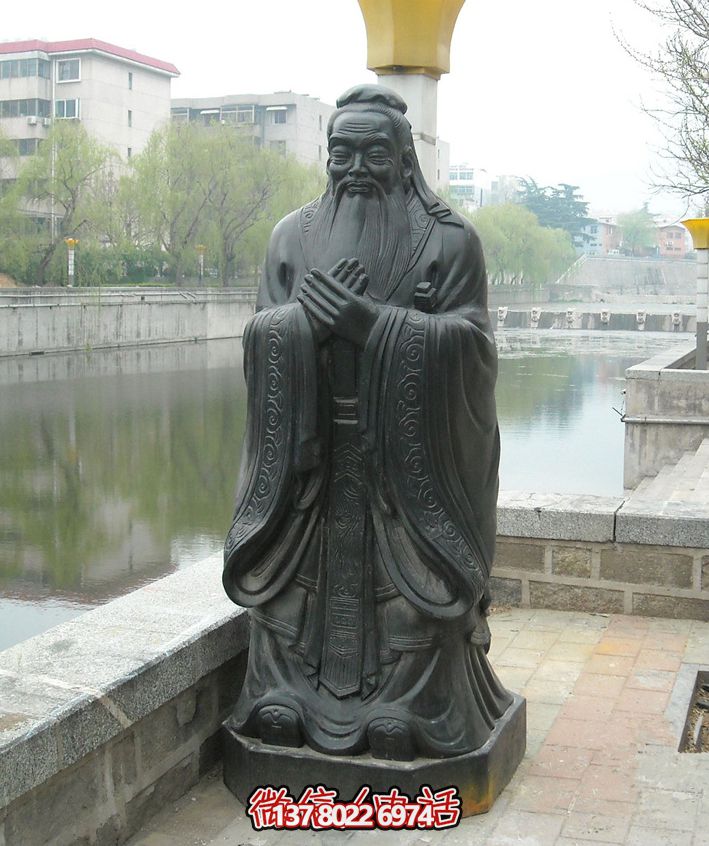 歷史名人雕塑，銅像點綴湖邊公園小區